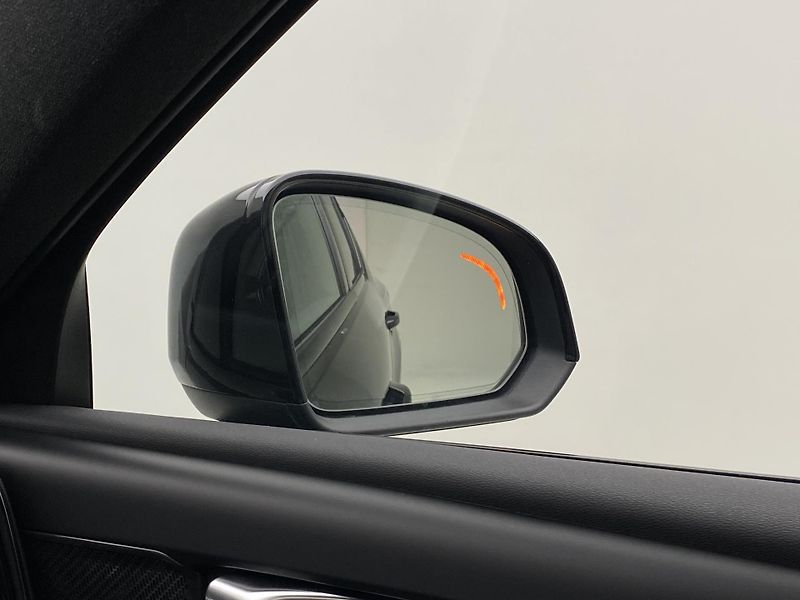 Volvo XC40 B3 PLUS BLACK EDITION AUT CZ - fotka 34 z 56