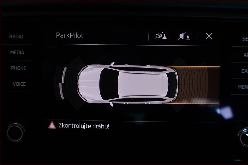 Škoda Octavia (2017) Style Plus 1.6 TDI, Tempomat - fotka 17 z 18