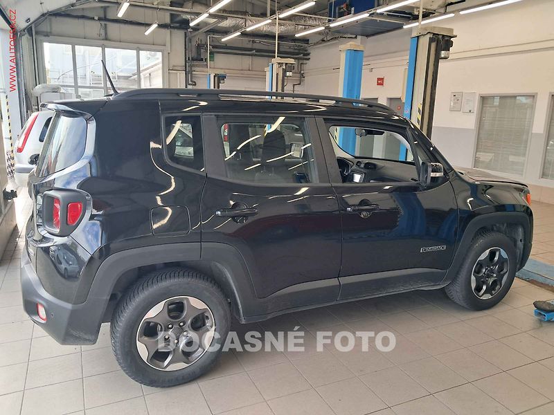 Jeep Renegade (2016) 1.4, ČR - fotka 3 z 3