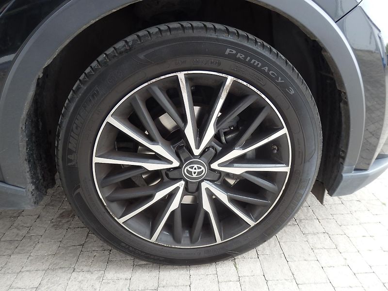 Toyota C-HR 1.8 HYBRID ZÁLOHOVÁNO - fotka 12 z 20