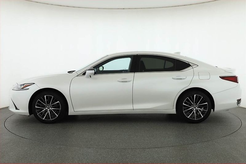 Lexus ES 330 (2024) 300h, Hybrid,Automat,Kůže - fotka 3 z 18