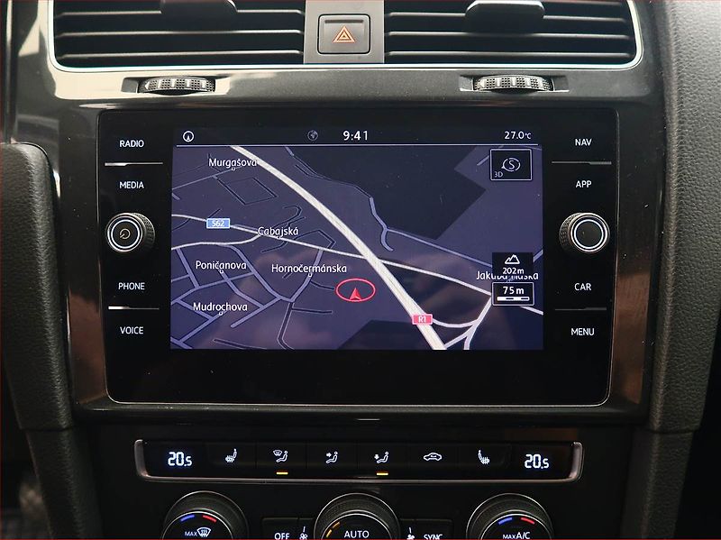 Volkswagen Golf (2018) 1.6 TDI, Automat, Navi, Xenony - fotka 17 z 18