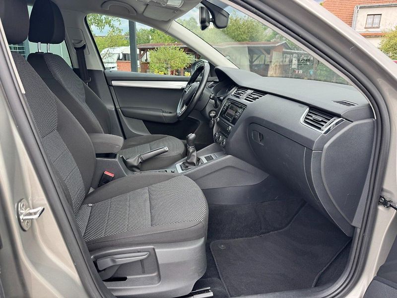 Škoda Octavia (2015) Ambition 1.6 TDI 81kW - fotka 26 z 29