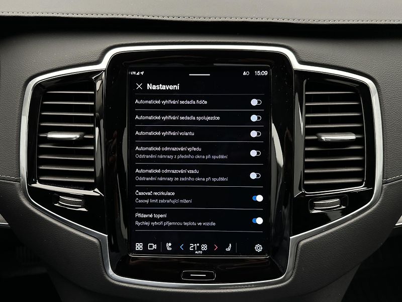 Volvo XC90 B5 AWD PLUS BRIGHT AUT CZ - fotka 40 z 53