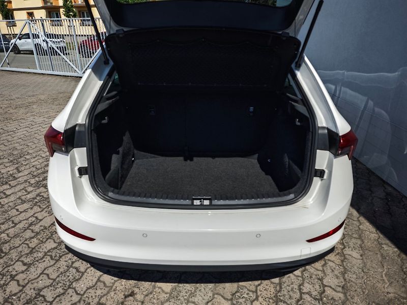 Škoda Scala (2020) 1.0 TSi Drive 125 Years - fotka 6 z 40