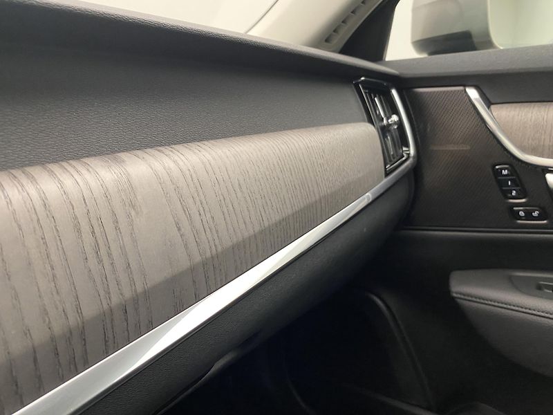 Volvo V90 CC B4 AWD MOMENTUM REZERVACE - fotka 31 z 53