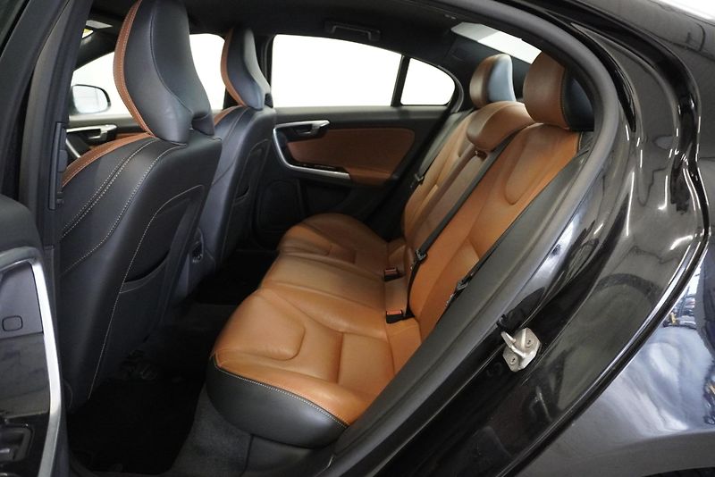 Volvo S60 D5 AUTOMAT - fotka 11 z 28