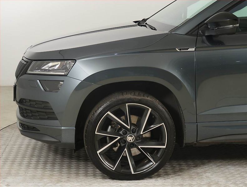 Škoda Karoq (2021) Sportline 1.5 TSI - fotka 15 z 24