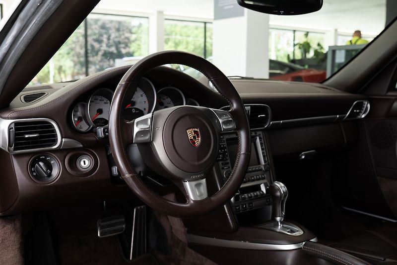 Porsche 911 (997.1) Turbo Bose/Vyhřívaná s - fotka 5 z 19