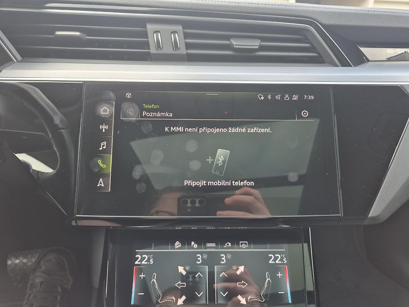 Audi e-tron 50 QUATTRO 230kw 20ALU SOH100% - fotka 31 z 44