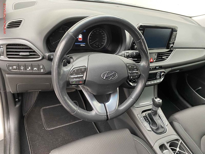 Hyundai i30 (2020) 1.4 i, 1.maj,ČR, servis - fotka 13 z 20