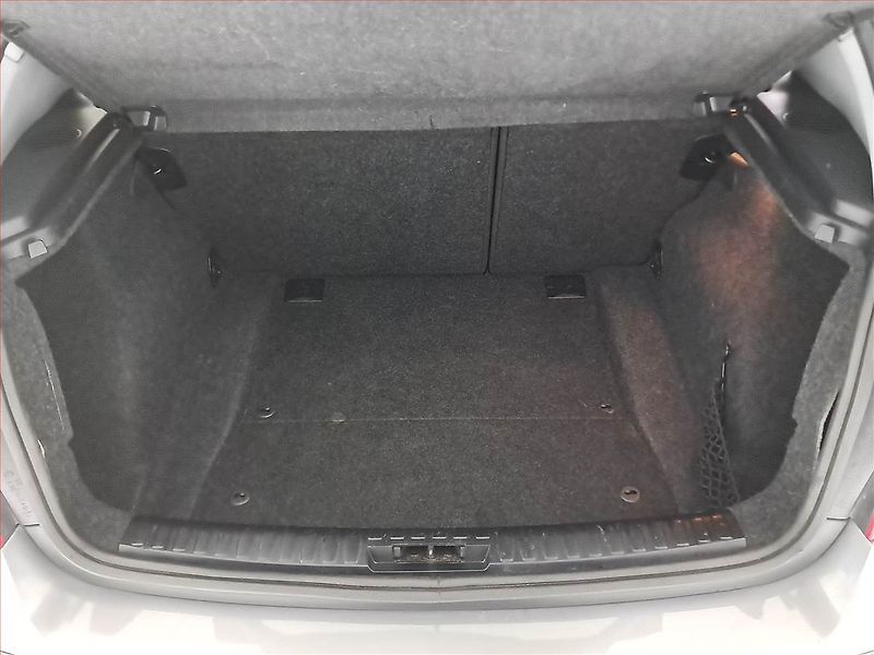 BMW Řada 1 (2011) 118d, po STK, udržované - fotka 14 z 17