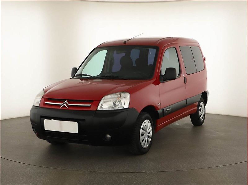 Citroën Berlingo (2011) 1.6 HDi, 5Míst, ČR - fotka 2 z 9