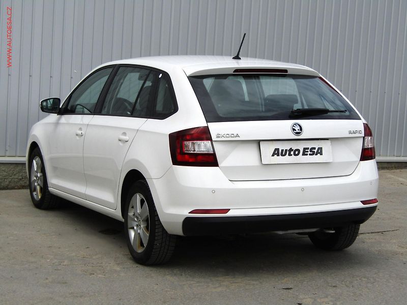 Škoda Rapid (2017) 1.0TSi, ČR, AC, výhřev sed - fotka 6 z 17
