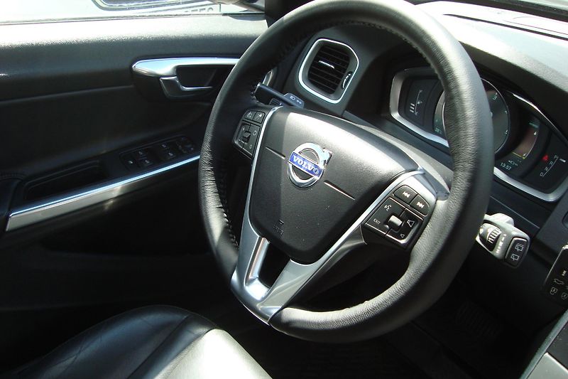 Volvo V60 (2013) PLUG-IN-HYBRID,2.4D6,AWD,158kW - fotka 58 z 78