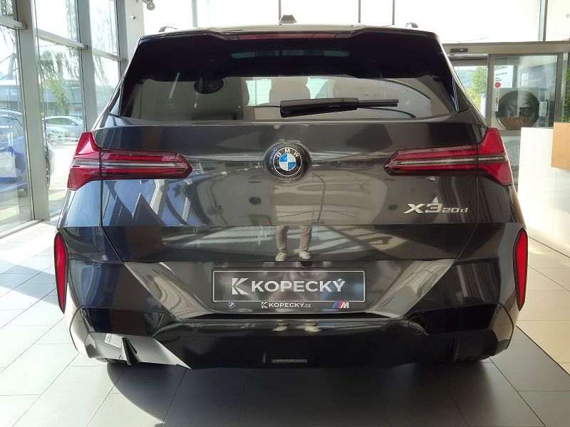BMW X3 20d xDrive - fotka 5 z 33