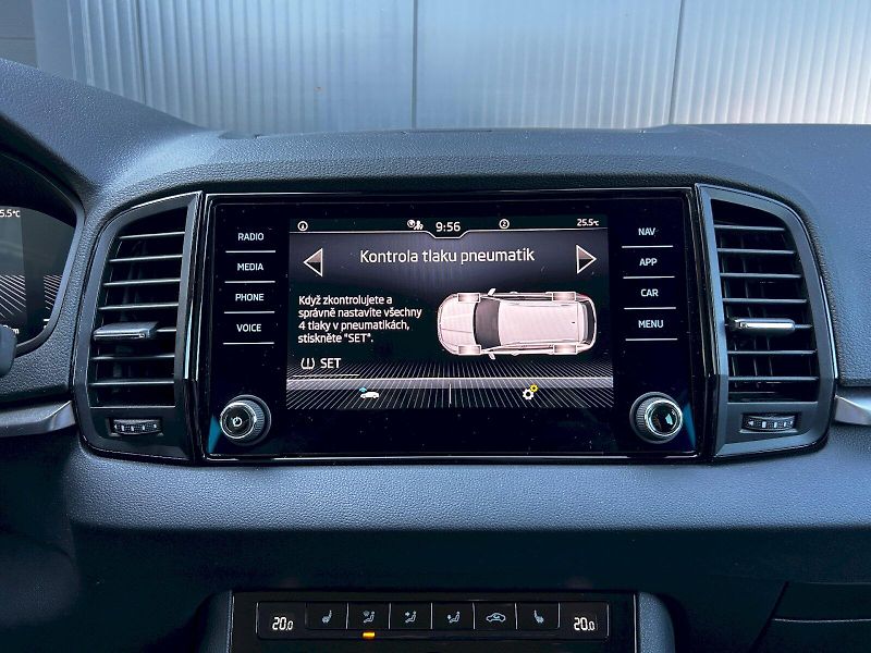 Škoda Karoq (2024) 2.0 TDI 85kW MP6 Selection - fotka 17 z 35