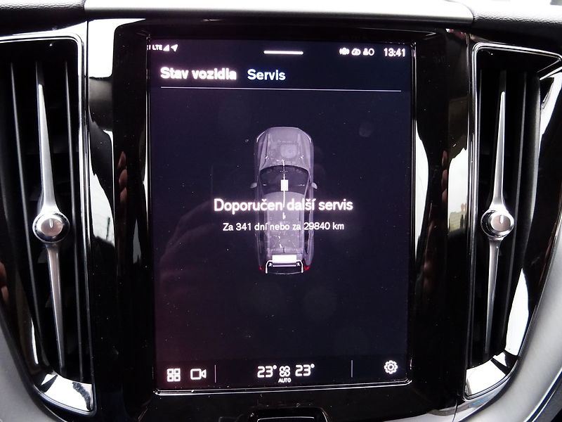 Volvo XC60 B4 145kW AWD LED Mild-Hybrid - fotka 12 z 33