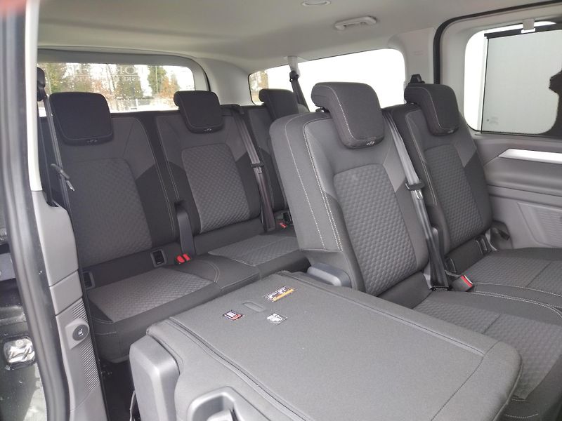 Volkswagen Caravelle Life 2,0 TDI DR 4MOTION 8AUTOM - fotka 9 z 27