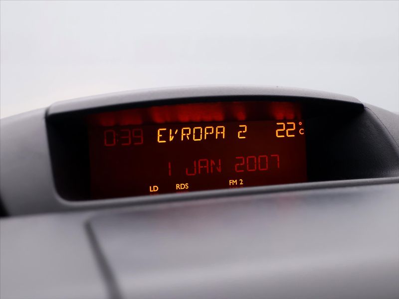 Peugeot Partner Tepee 1,6 VTI 88kW CZ 1.Maj Tažné - fotka 18 z 30