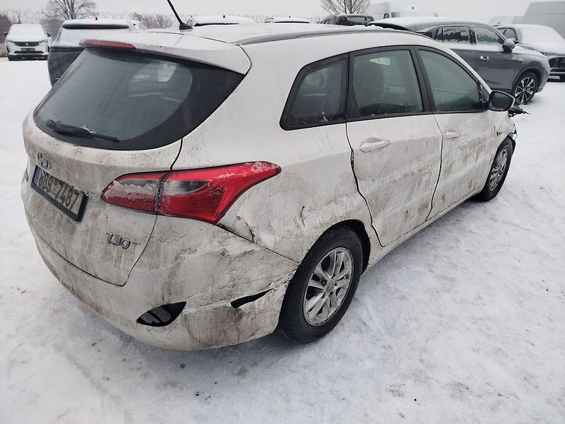 Hyundai i30 - fotka 10 z 25