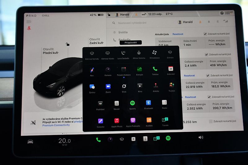 Tesla Model Y LONG RANGE DUAL MOTOR  - fotka 30 z 46