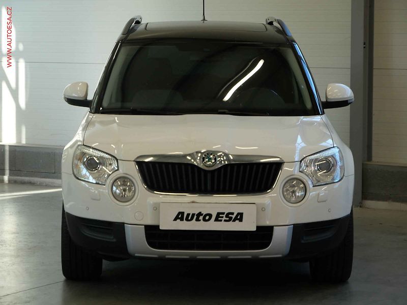 Škoda Yeti (2012) 2.0 TDI 4x4, ČR, DSG, panor. - fotka 2 z 23