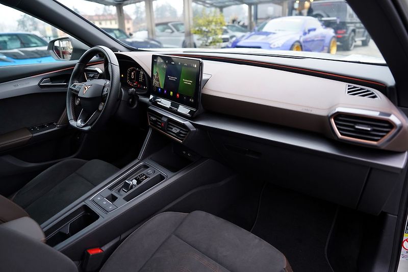 Cupra Formentor VZ5 2.5 TSI DSG 4Drive,Taiga G - fotka 30 z 50