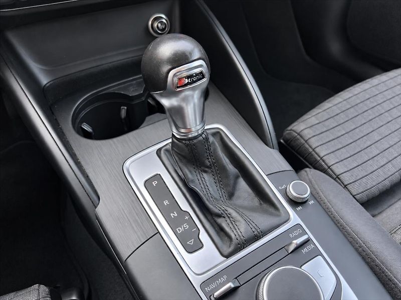 Audi A3 35 TFSi  LED  KLIMA  110kw - fotka 34 z 41