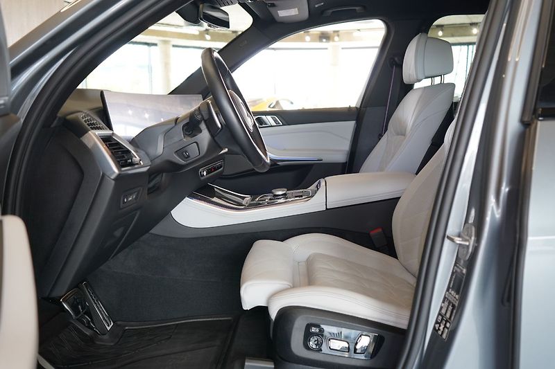 BMW X5 30d xDrive, Vzduch, Nezávislé - fotka 18 z 46