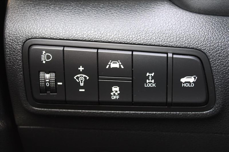 Hyundai Tucson 1,6 CRDi  A/T,4x4,ADVENTURE - fotka 23 z 38