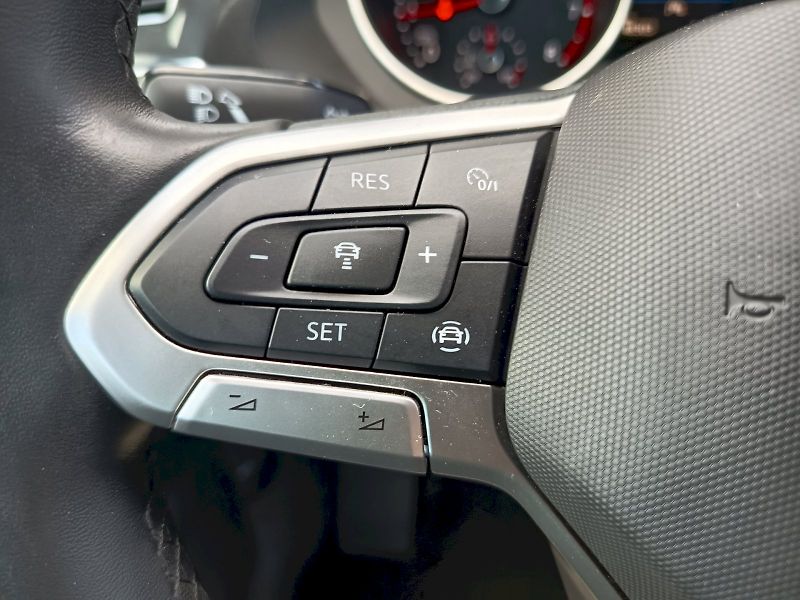 Volkswagen Tiguan (2021) 1.5 TSI 110kW LIFE - fotka 13 z 35