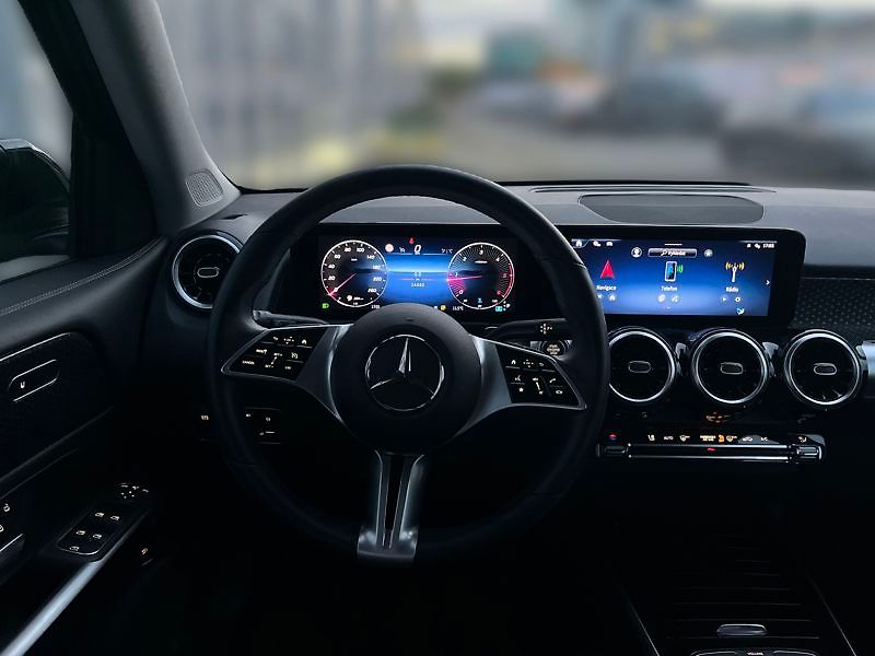 Mercedes-Benz GLB 200 d 4MATIC - fotka 11 z 18