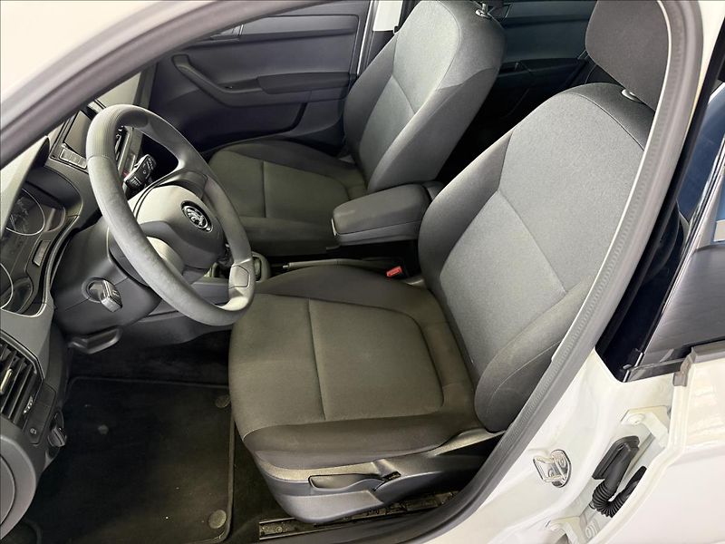 Škoda Fabia 1,0   TSI 70kW,ČR,SERVISKA - fotka 8 z 18