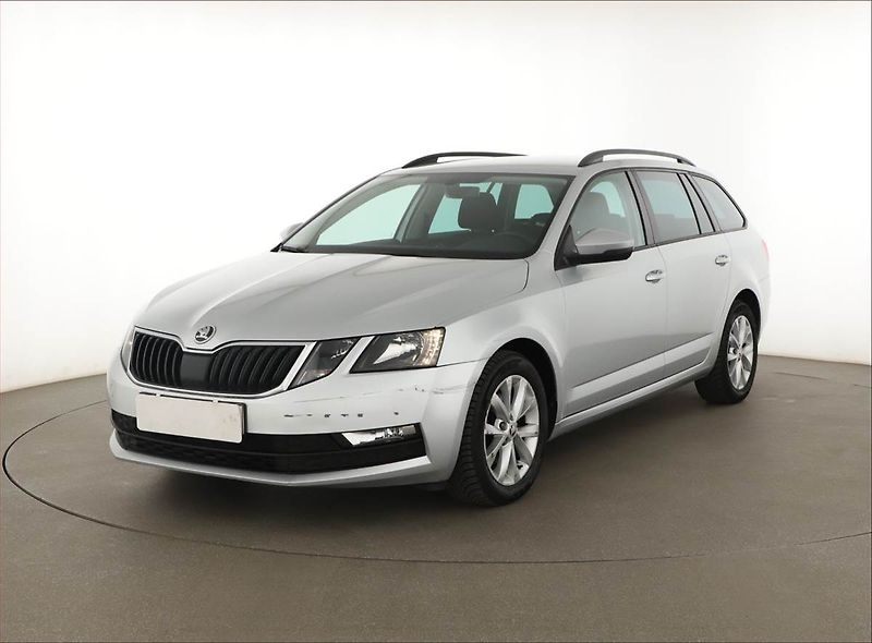 Škoda Octavia (2019) 1.5 TSI, Automat, ČR,1.maj - fotka 2 z 13