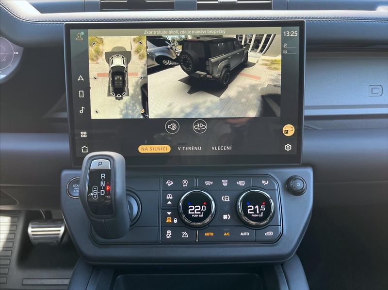 Land Rover Defender (2026) 4,4 110 OCTA P635 V8 AWD - fotka 13 z 21