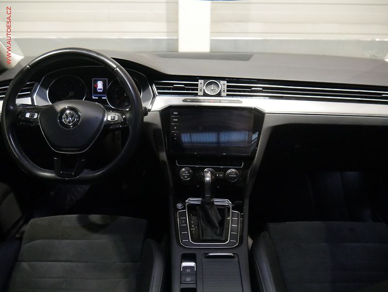 Volkswagen Passat (2019) 2.0 TDi, DSG, navi, LED - fotka 8 z 21