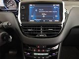 Peugeot 2008 (2018) 1.2 PureTech, Automat - náhled 18