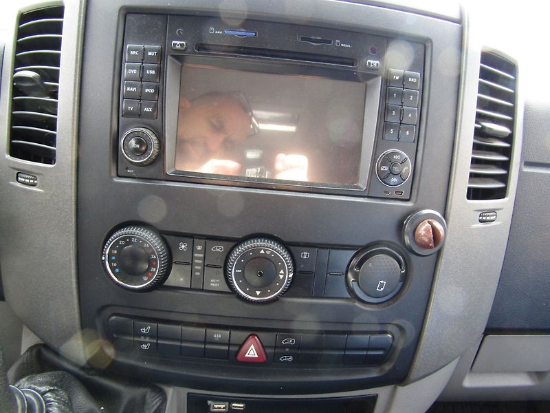 Mercedes-Benz Sprinter (2009) 3.0 CDI 135kW  4 SPANÍ - fotka 22 z 37