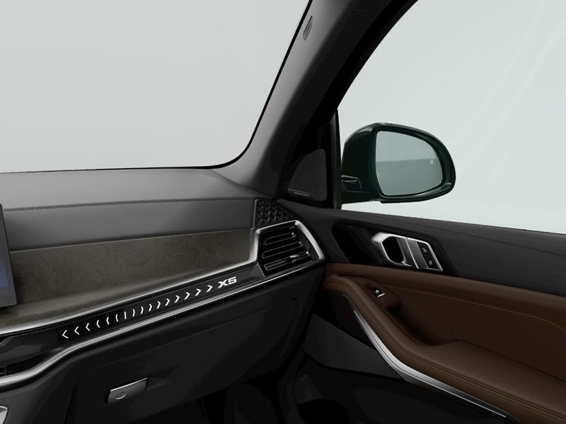 BMW X5 (2026) xDrive50e - fotka 9 z 10