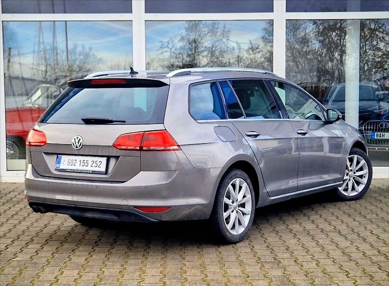 Volkswagen Golf 1,4 TSi Comfortline vyhř.seda - fotka 5 z 20