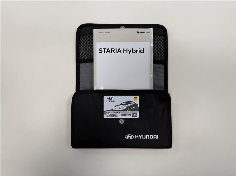 Hyundai Staria 1,6 T HEV 7M  Luxury Panorama - fotka 24 z 26
