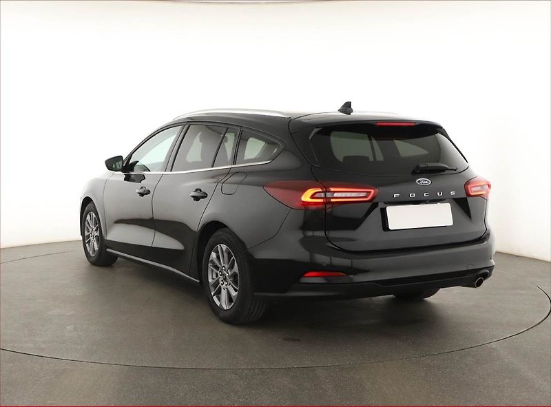 Ford Focus (2024) Titanium 1.0 MHEV, Automat, ČR - fotka 4 z 20
