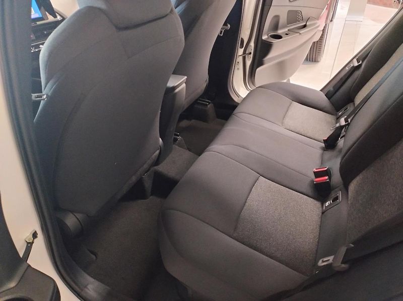 Toyota C-HR (2026) 1.8 FHEV COMFORT - 0% úrok - fotka 6 z 14