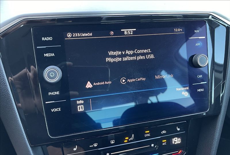 Volkswagen Passat 2,0 TDi,147kW,DSG,STK 6/27 - fotka 18 z 26