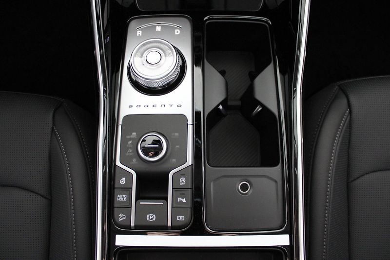 Kia Sorento (2025) 7P MQ4 2,2 CRDi SCR 4x4 8DCT T - fotka 17 z 24