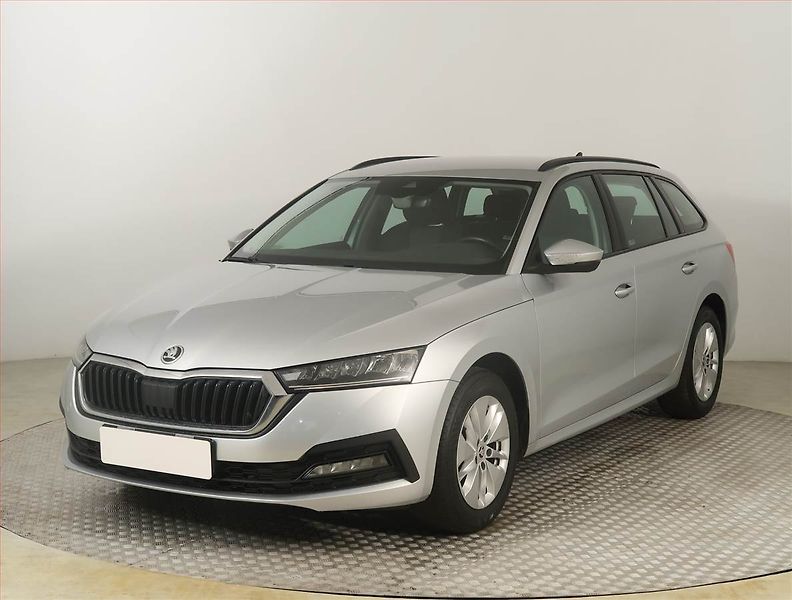 Škoda Octavia (2022) Ambition 2.0 TDI, ČR,1.maj - fotka 2 z 19