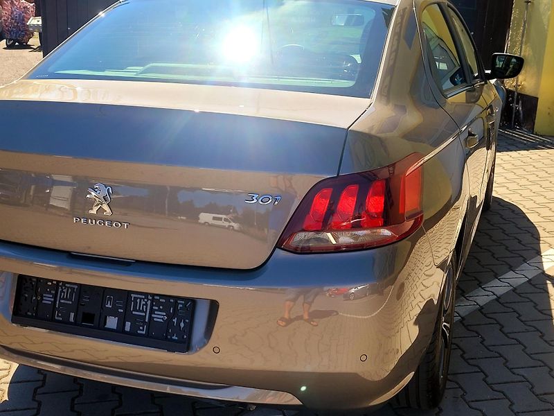 Peugeot 301 EAT6 115k *SERV.KN*CZ, 1xMaj - fotka 10 z 42