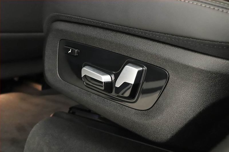 BMW X7 (2024) M60i, 7míst, Vzduch, 360°, ACC - fotka 15 z 23