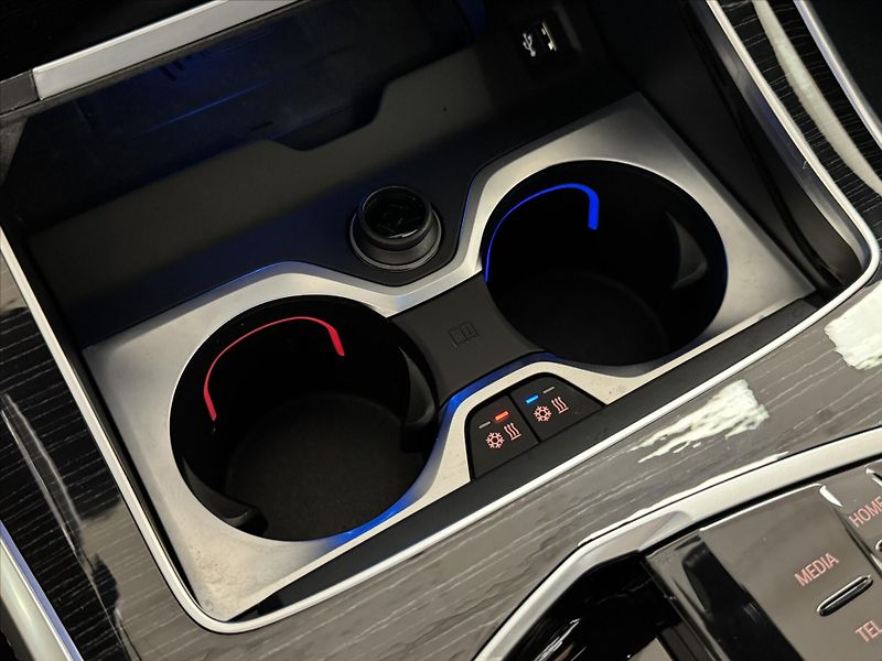 BMW X5 40i M SPORT ZÁRUKA SERVIS - fotka 12 z 33